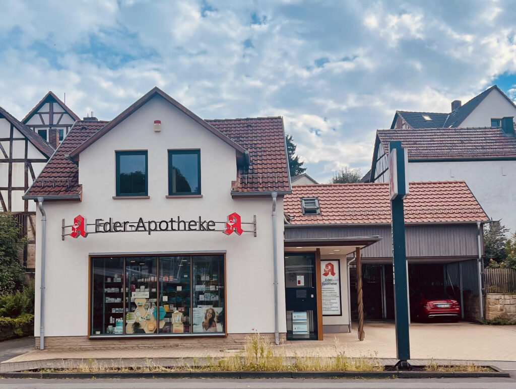 Filiale der Eder-Apotheke in Edermünde von außen